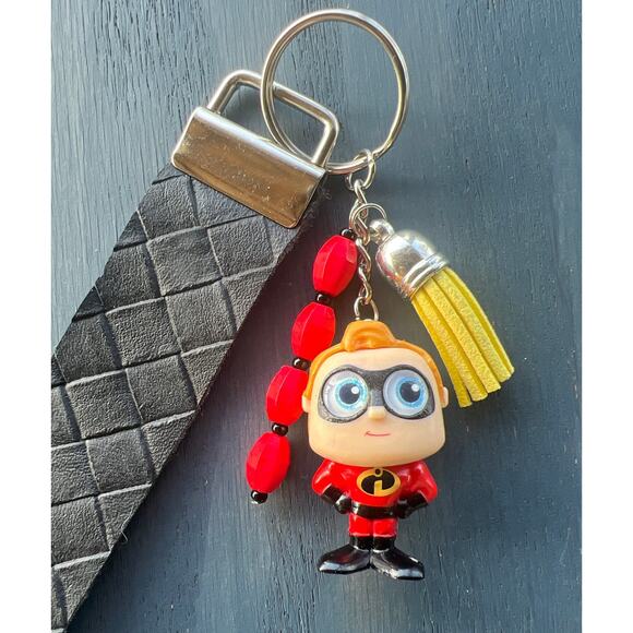 Disney Doorable Mr. Incredible Bob Parr Keychain New - Picture 1 of 3
